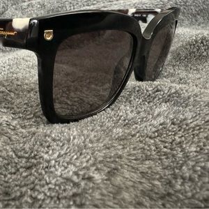 NEW Salvatore Ferragamo SF676S-001-55 Black Sunglasses